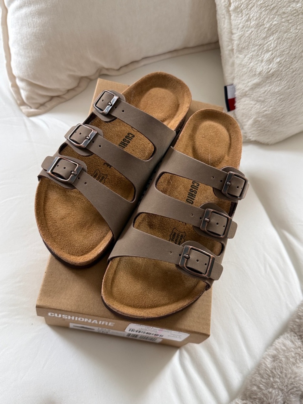BRAND NEW Cushionaire Lela Brown Nubuck Cork Sandals - 7M